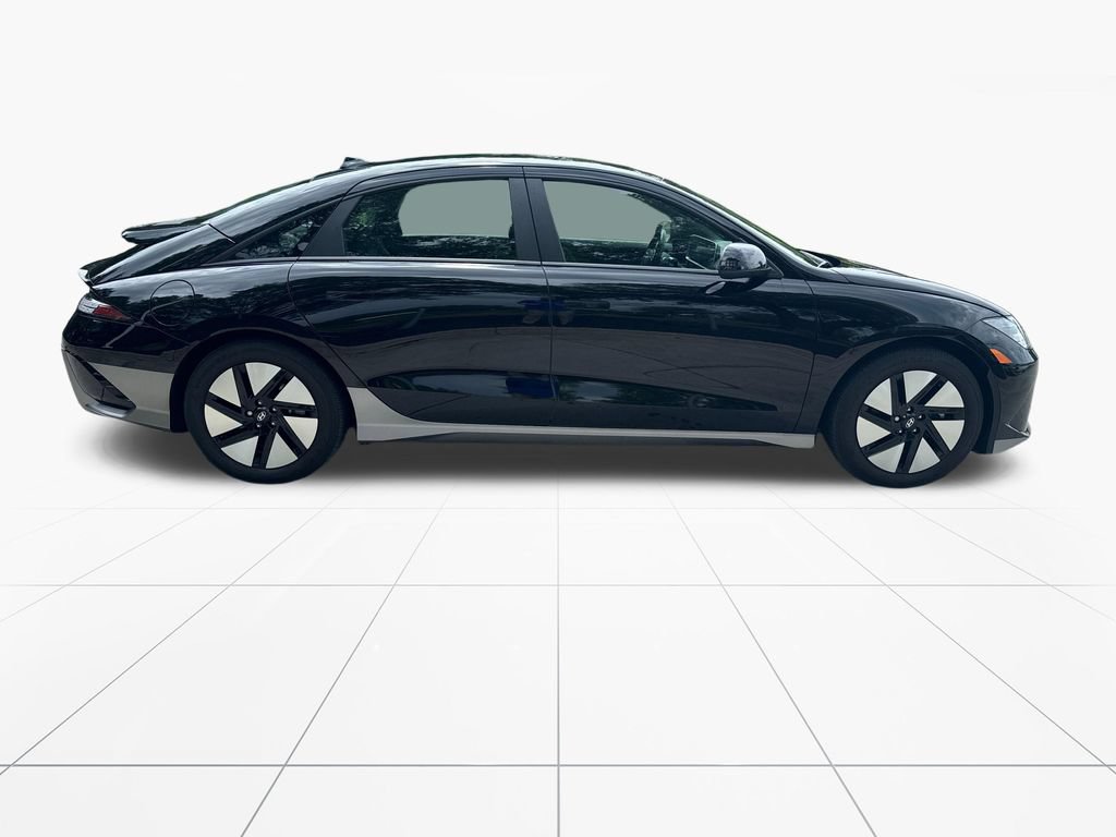 Used 2024 Hyundai Ioniq 6 SE RWD image 9