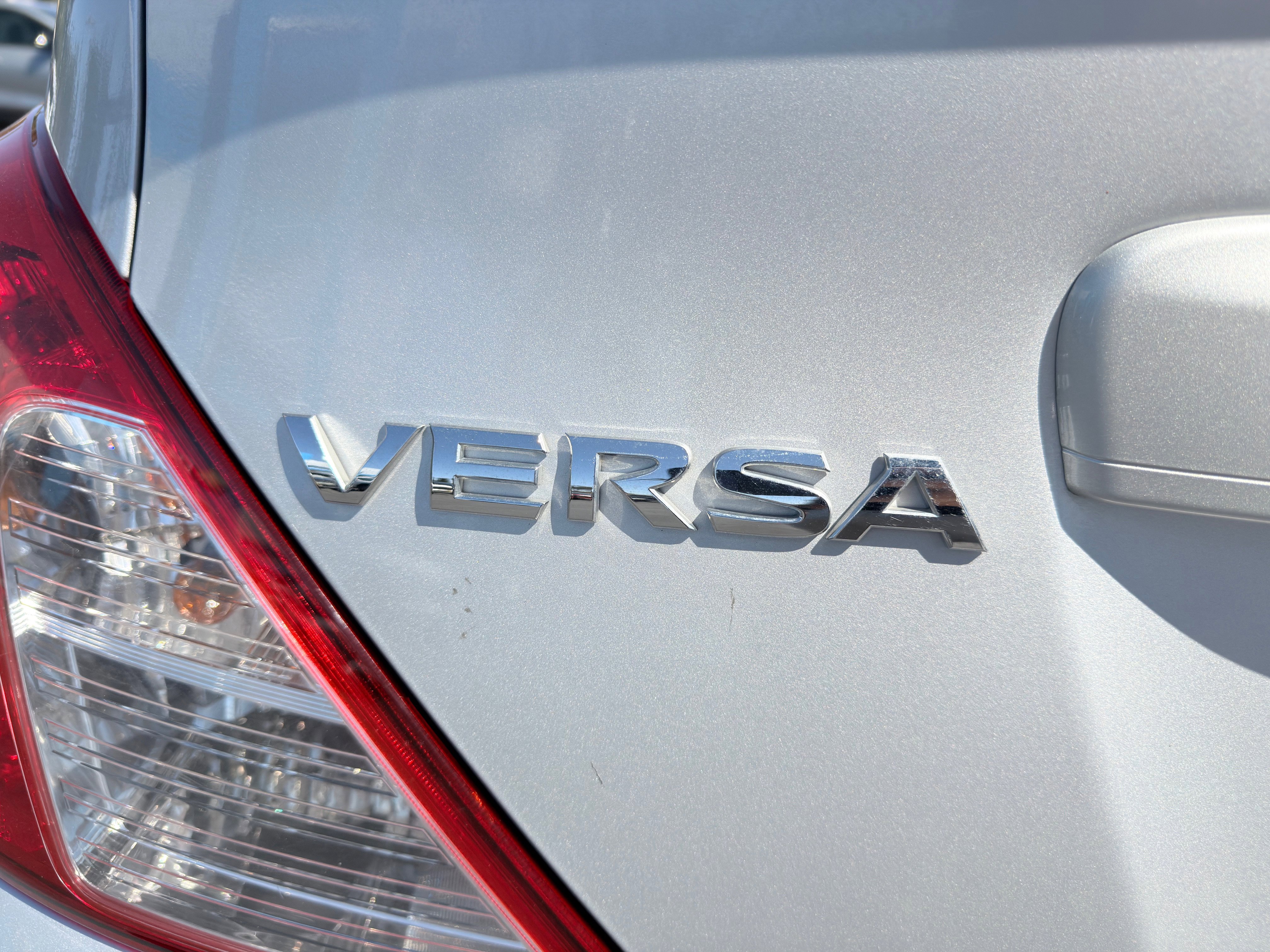 Used 2019 Nissan Versa SV image 34