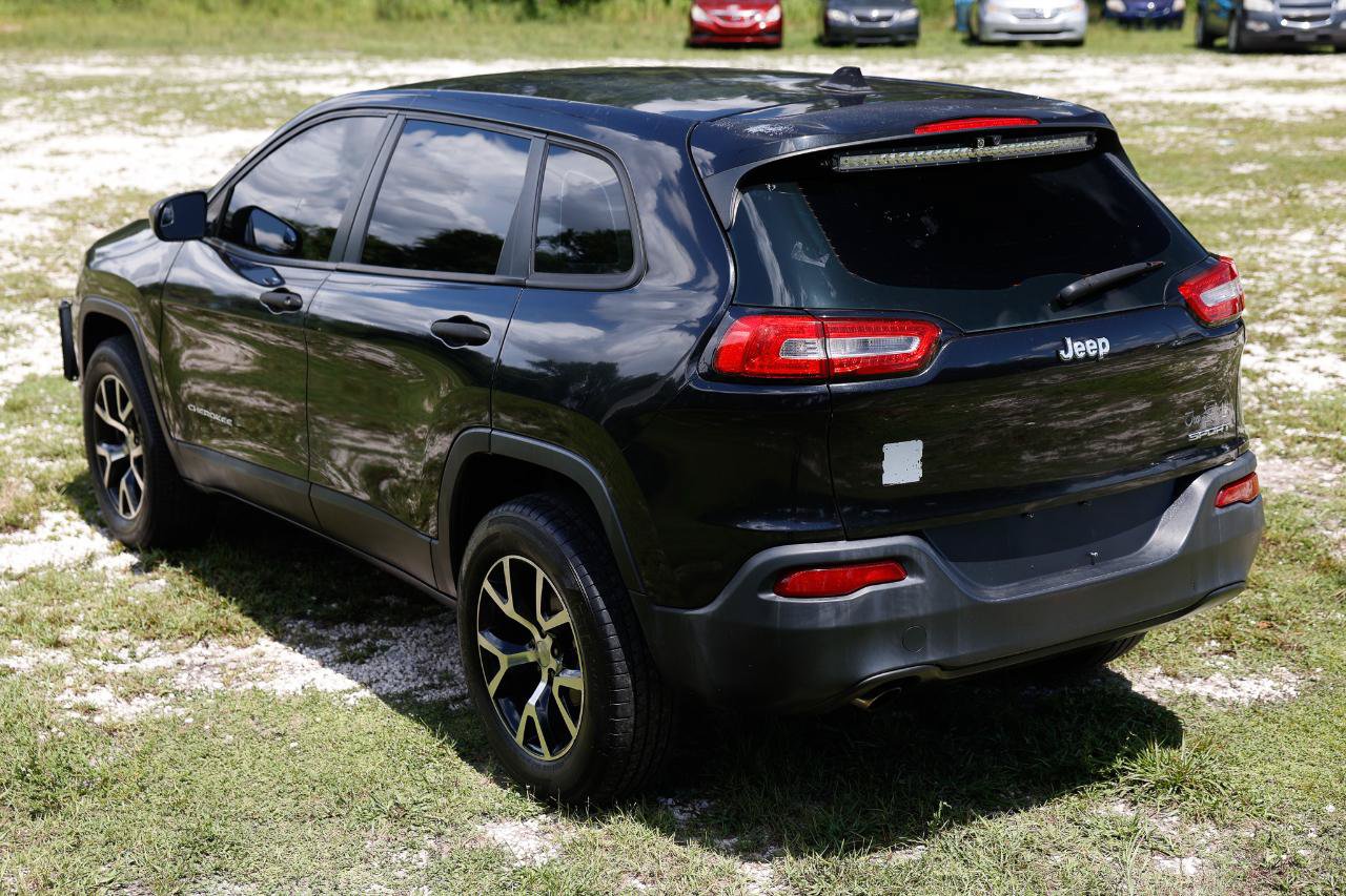 Used 2014 Jeep Cherokee Sport FWD image 5