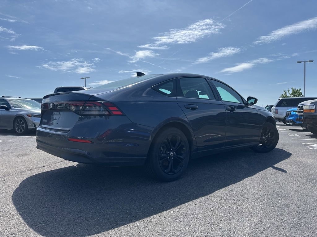 Used 2025 Honda Accord SE image 11