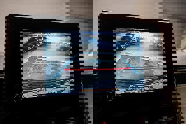 Certified 2025 Toyota Corolla LE image 25