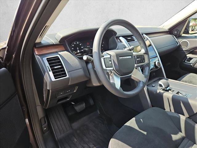 Used 2024 Land Rover Discovery S AWD/4WD image 10