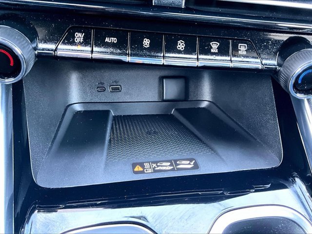 Used 2026 Chevrolet Traverse LT FWD image 24