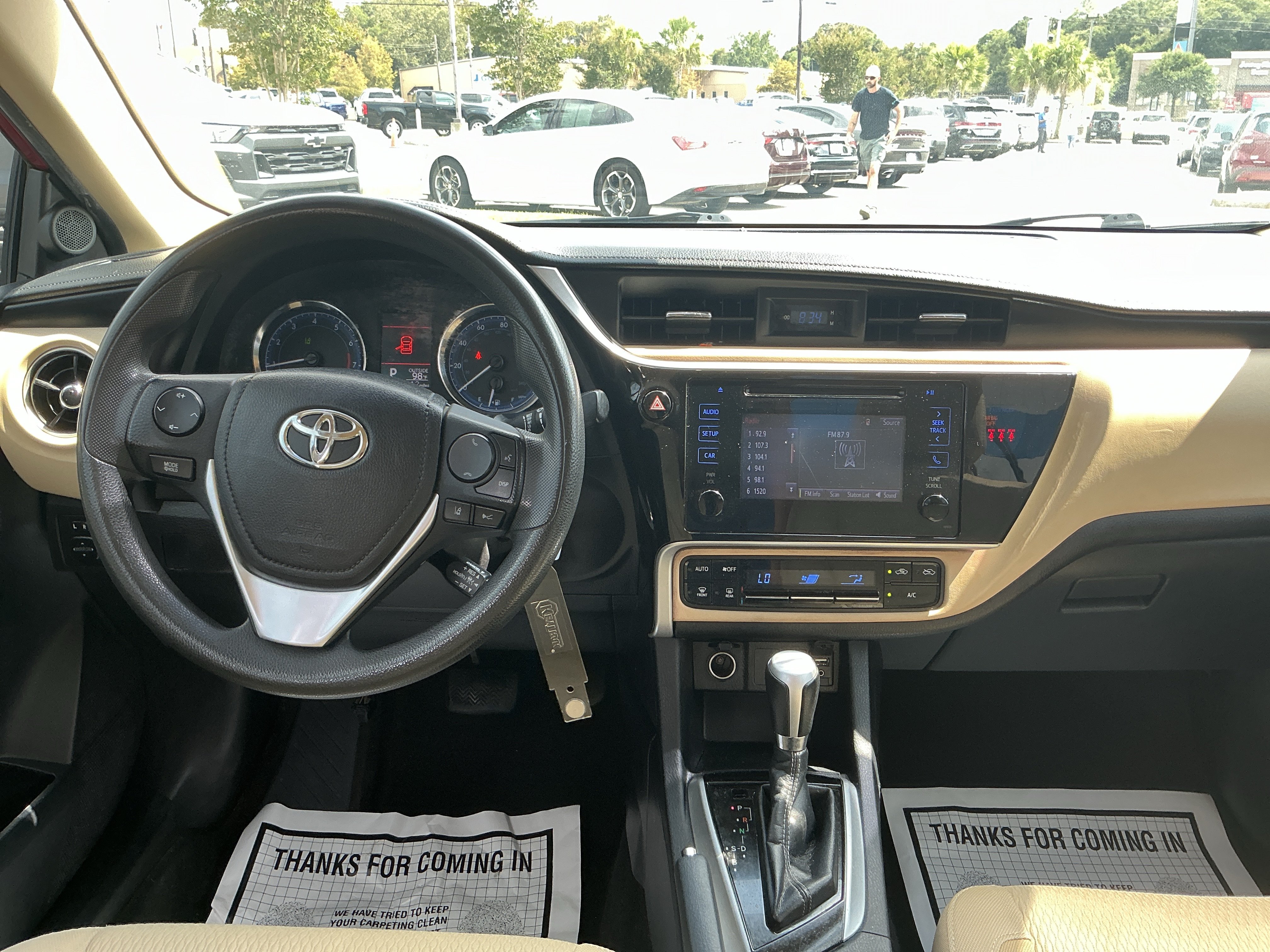 Used 2018 Toyota Corolla LE FWD image 15