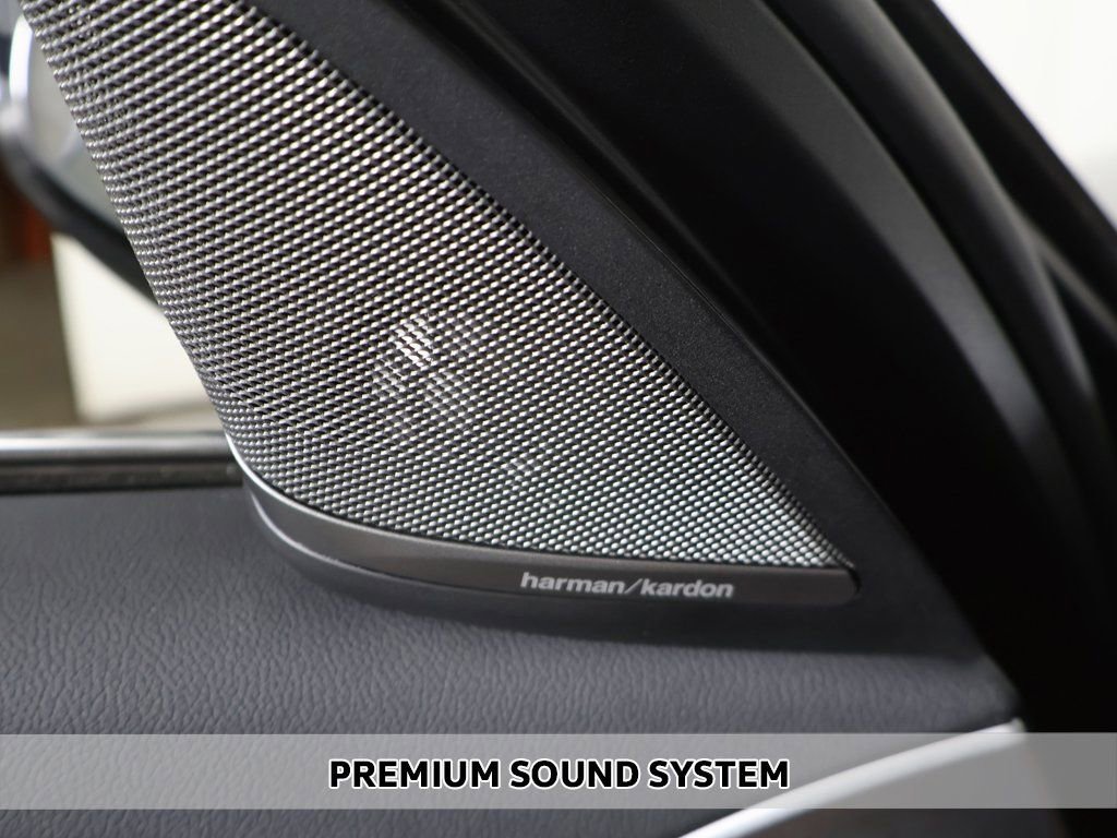 Used 2022 BMW 530i xDrive w/ M Sport Package image 5