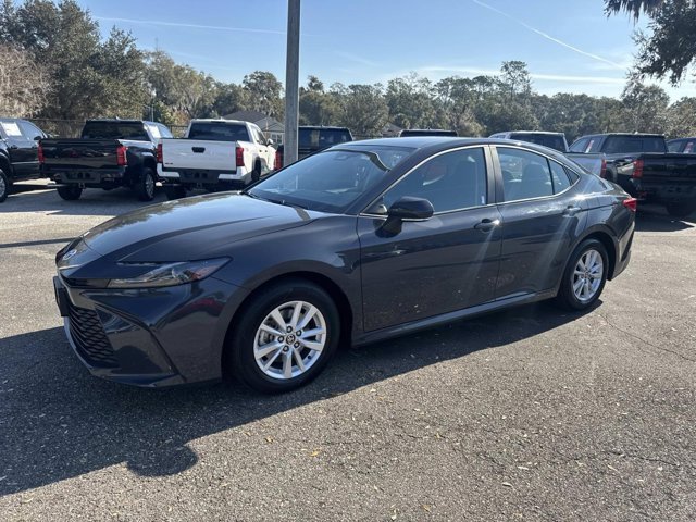 Used 2025 Toyota Camry LE image 5