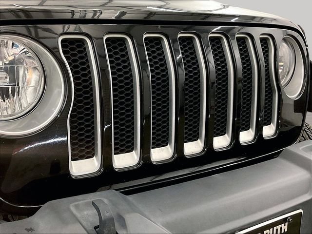 Used 2018 Jeep Wrangler Unlimited Sahara AWD/4WD image 29