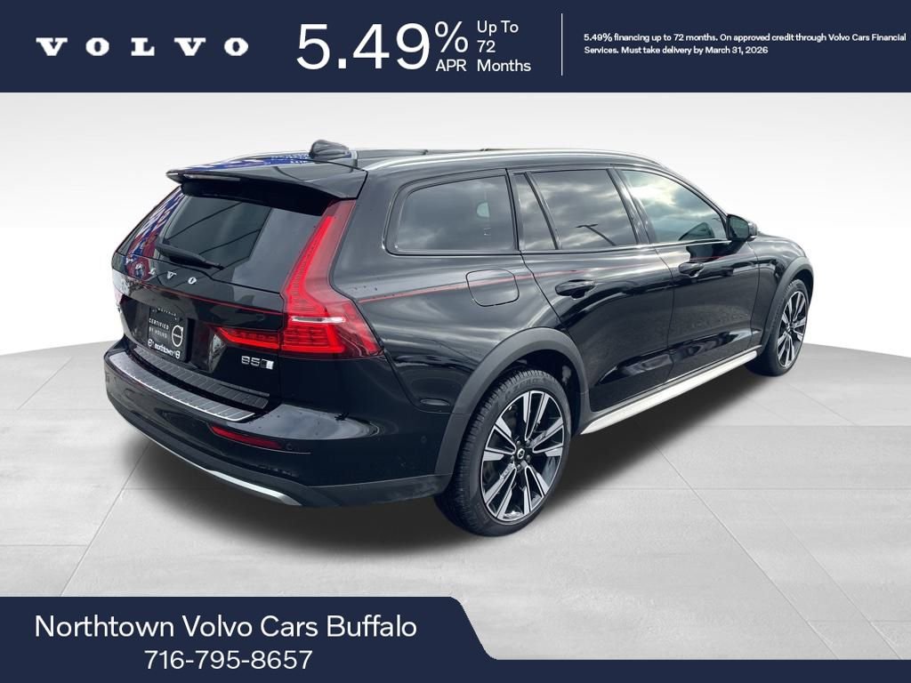 Certified 2025 Volvo V60 B5 Cross Country Ultra image 8