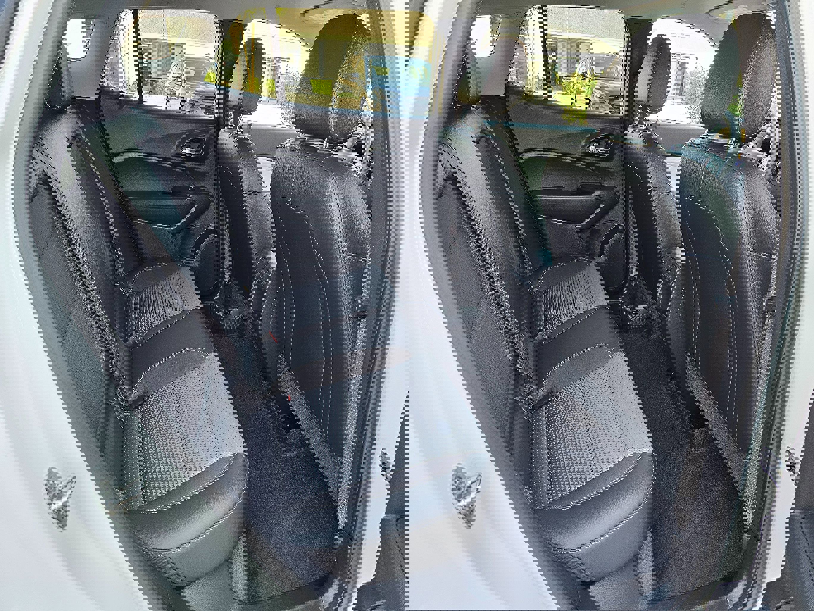 Used 2025 Chevrolet Trax LT w/ LT Convenience Package image 30