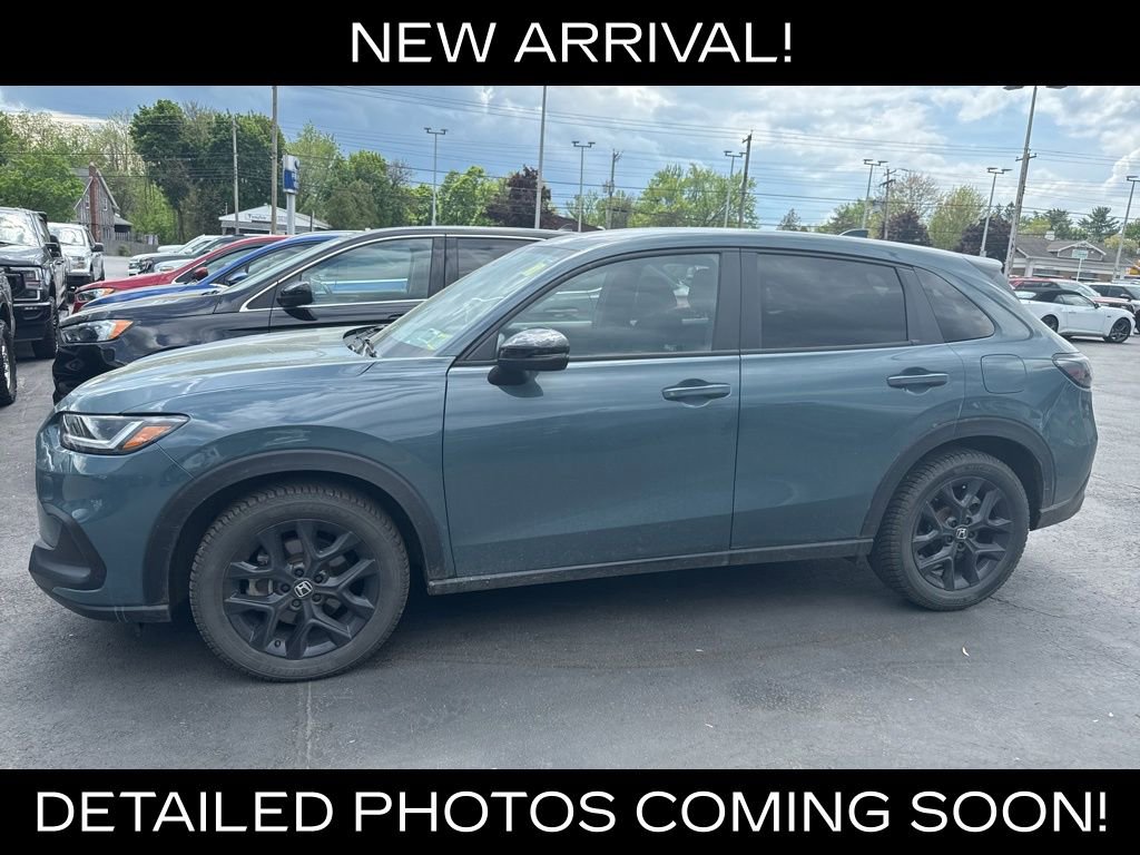 Used 2025 Honda HR-V Sport image 3