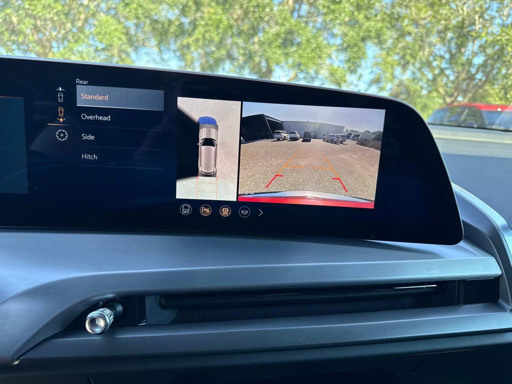 New 2026 Cadillac Vistiq Luxury image 25