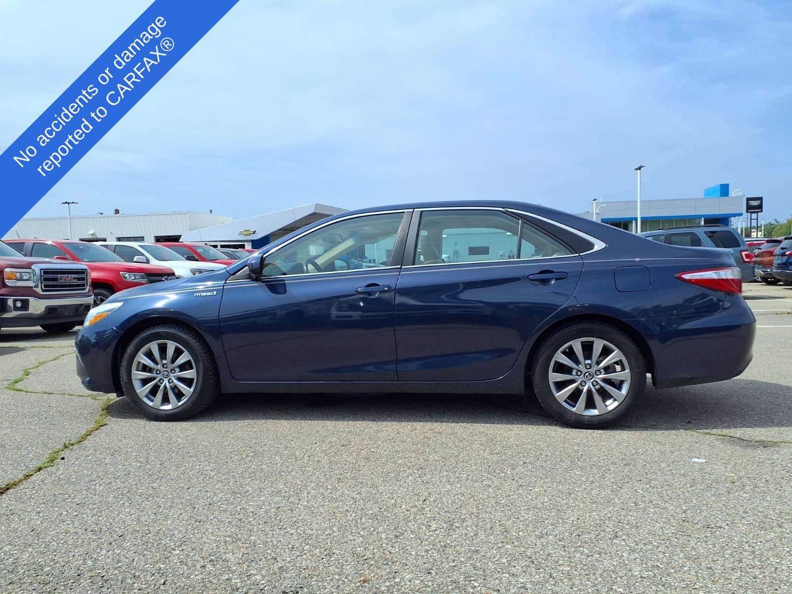 Used 2015 Toyota Camry XLE w/ Moonroof Package FWD image 9