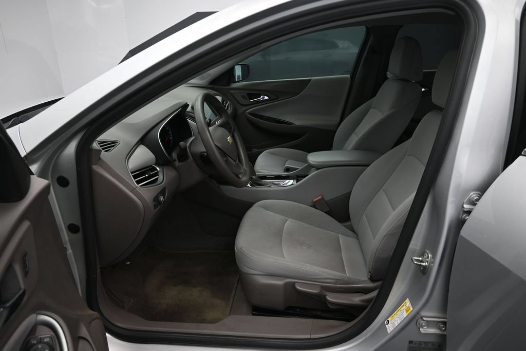 Used 2017 Chevrolet Malibu LS w/ LPO, Convenience Package 1 FWD image 15