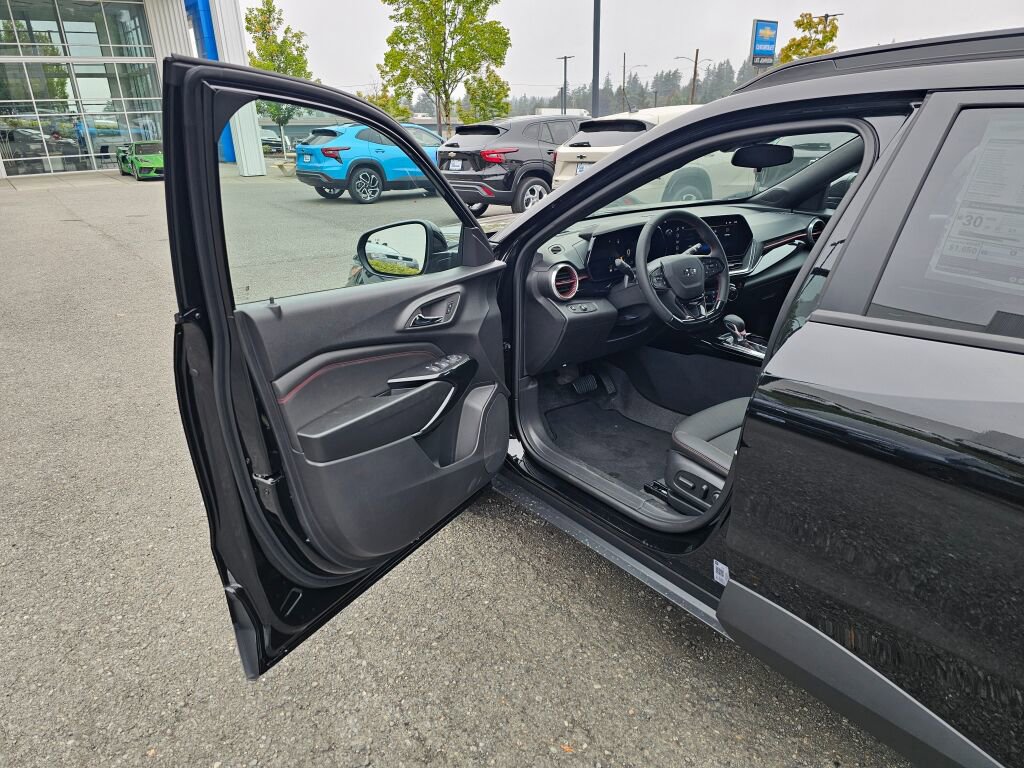 New 2026 Chevrolet Trax RS w/ Driver Confidence Package FWD image 19