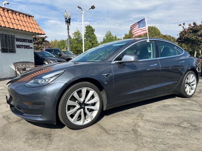 Used 2020 Tesla Model 3 Standard Range Plus RWD image 1