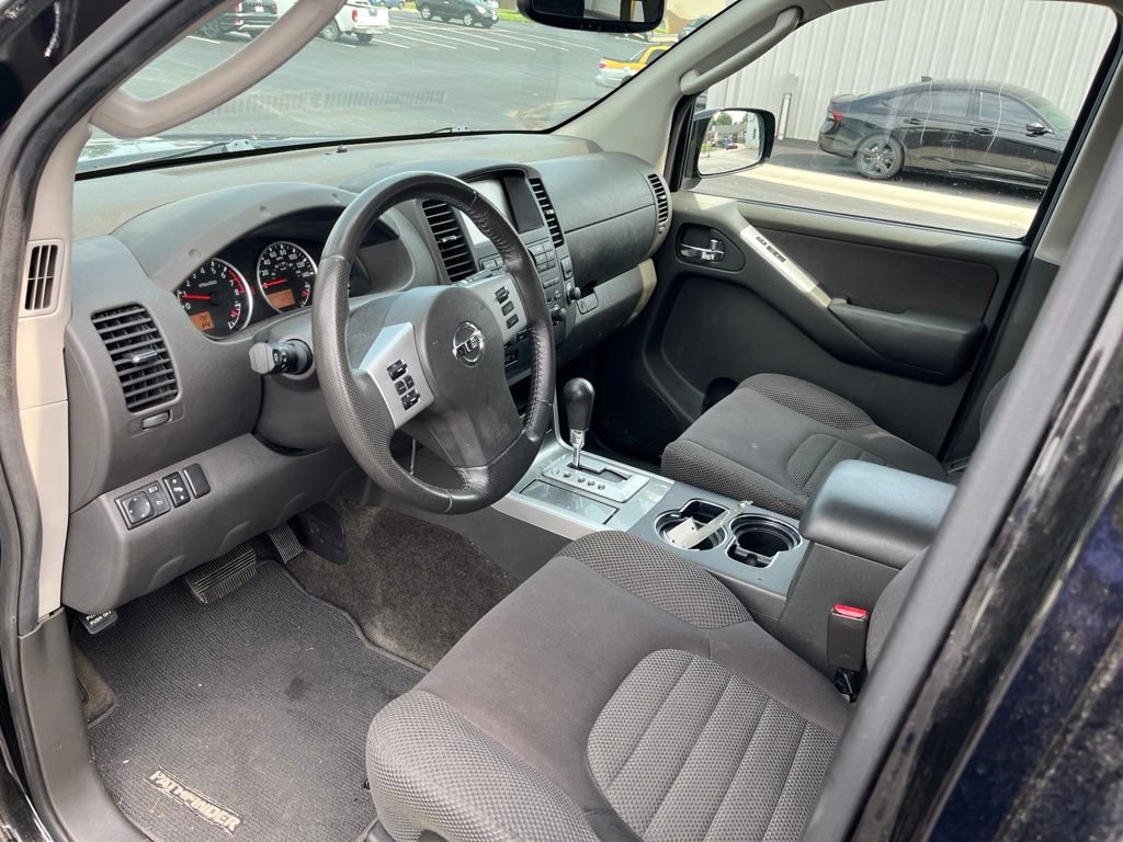 Used 2012 Nissan Pathfinder SV AWD/4WD image 23