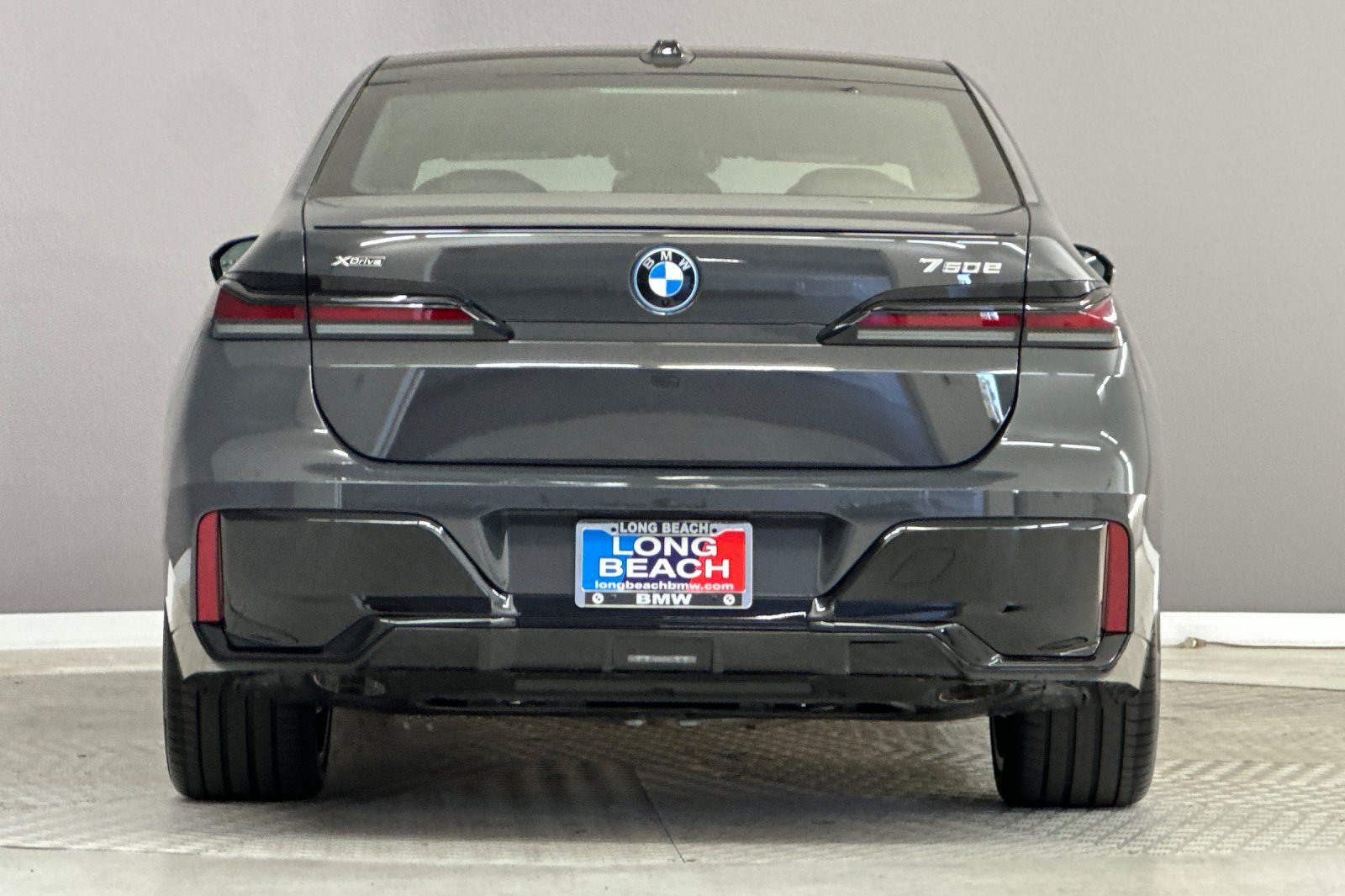 New 2026 BMW 750e xDrive w/ Premium Package AWD/4WD image 9