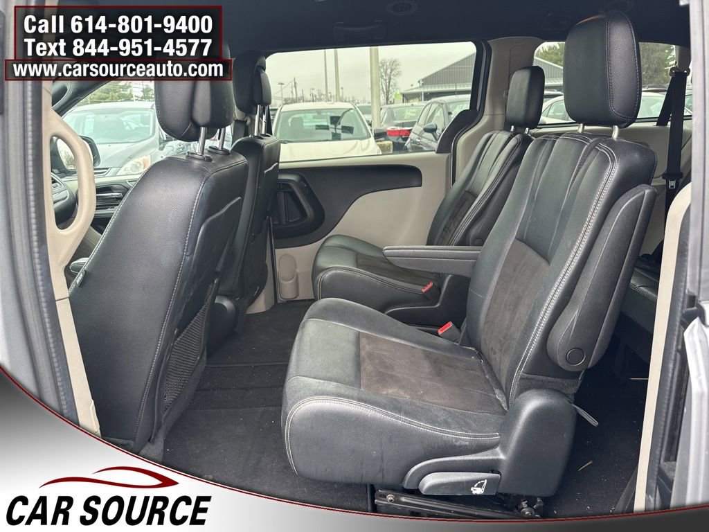 Used 2019 Dodge Grand Caravan SXT image 18