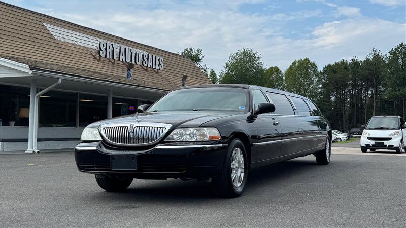 Used 2008 Lincoln Town Car Executive RWD image 4