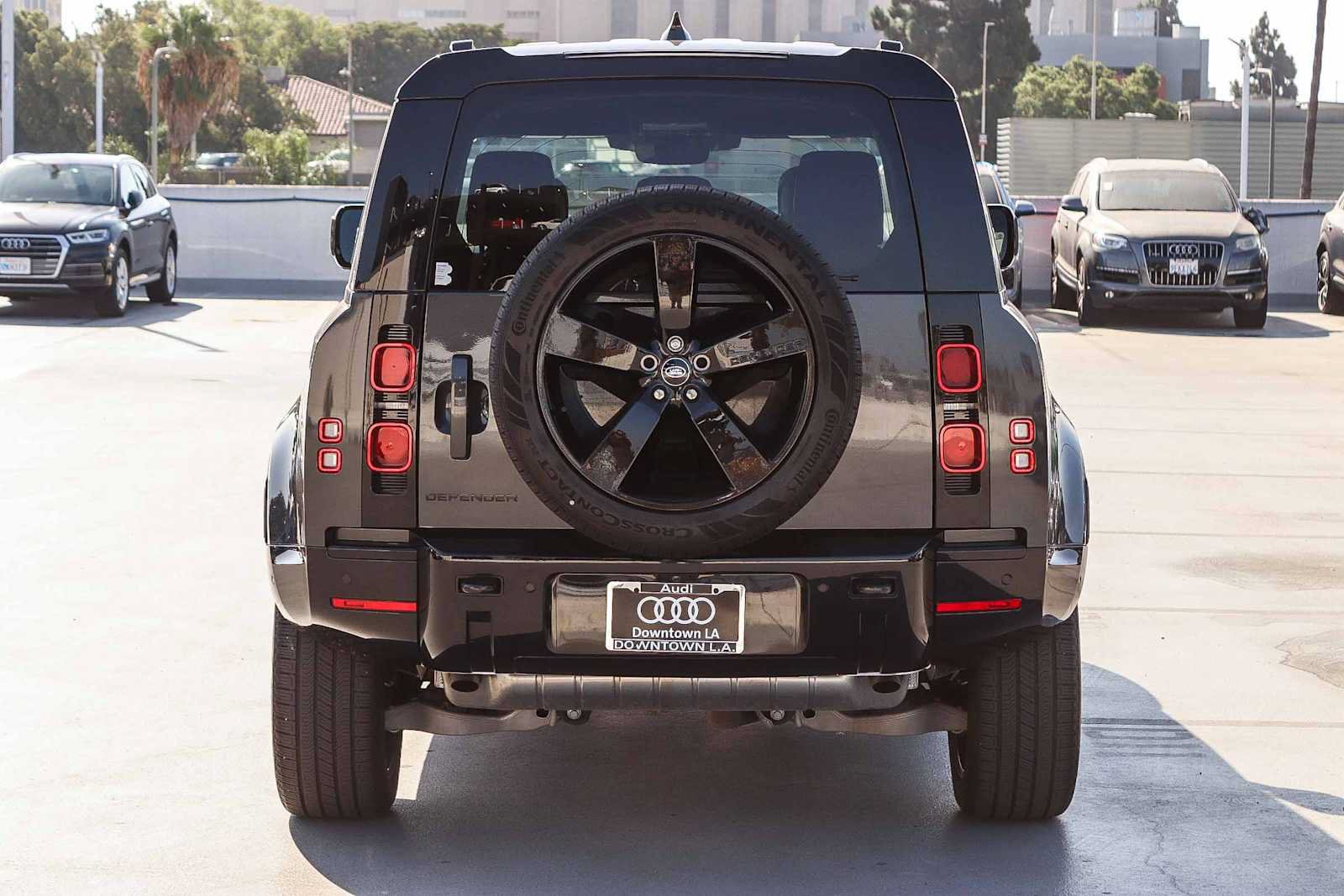 Used 2024 Land Rover Defender 110 X-Dynamic SE AWD/4WD image 5