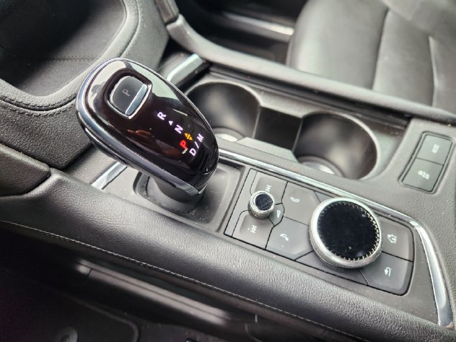 Used 2022 Cadillac XT5 Premium Luxury w/ Technology Package AWD/4WD image 17