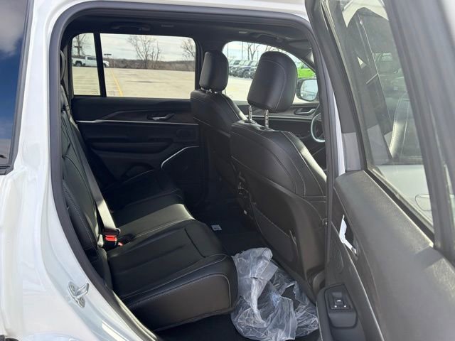 New 2026 Jeep Grand Cherokee Limited w/ Limited Altitude Package image 32