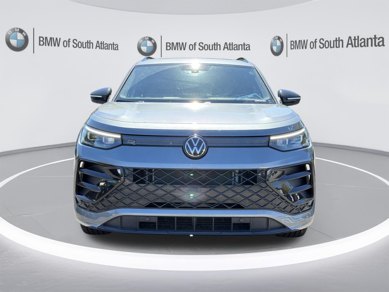 Used 2025 Volkswagen Tiguan SE R-Line FWD image 27