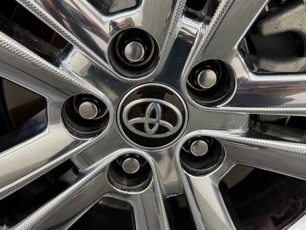 Certified 2023 Toyota Sienna XSE w/ XSE Plus Package AWD/4WD image 18