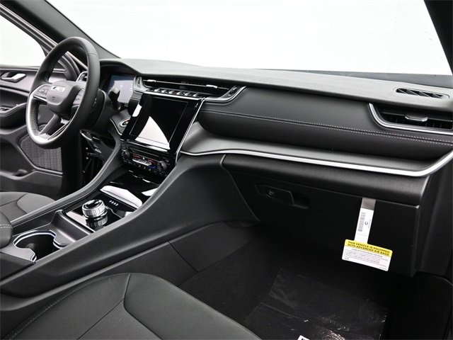 New 2025 Jeep Grand Cherokee Laredo image 23