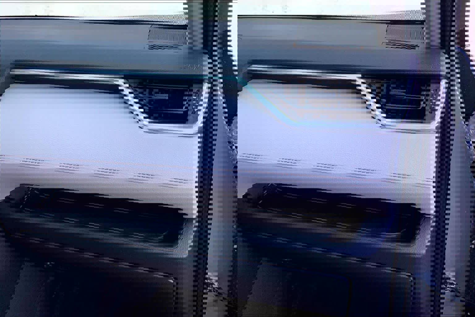 Used 2025 Toyota RAV4 XLE image 18