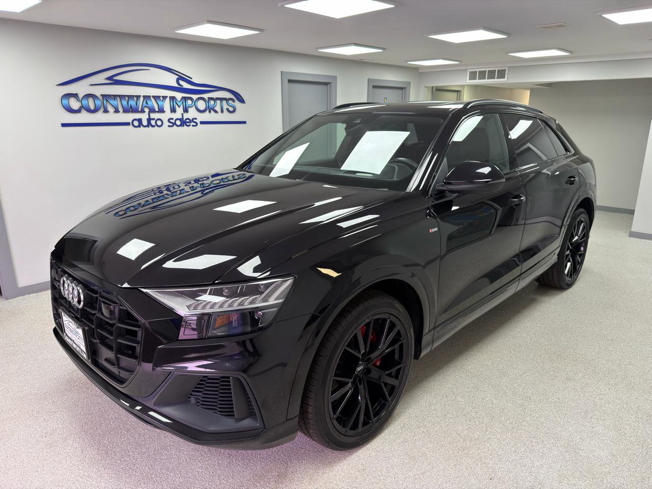 Used 2020 Audi Q8 Prestige AWD/4WD image 2