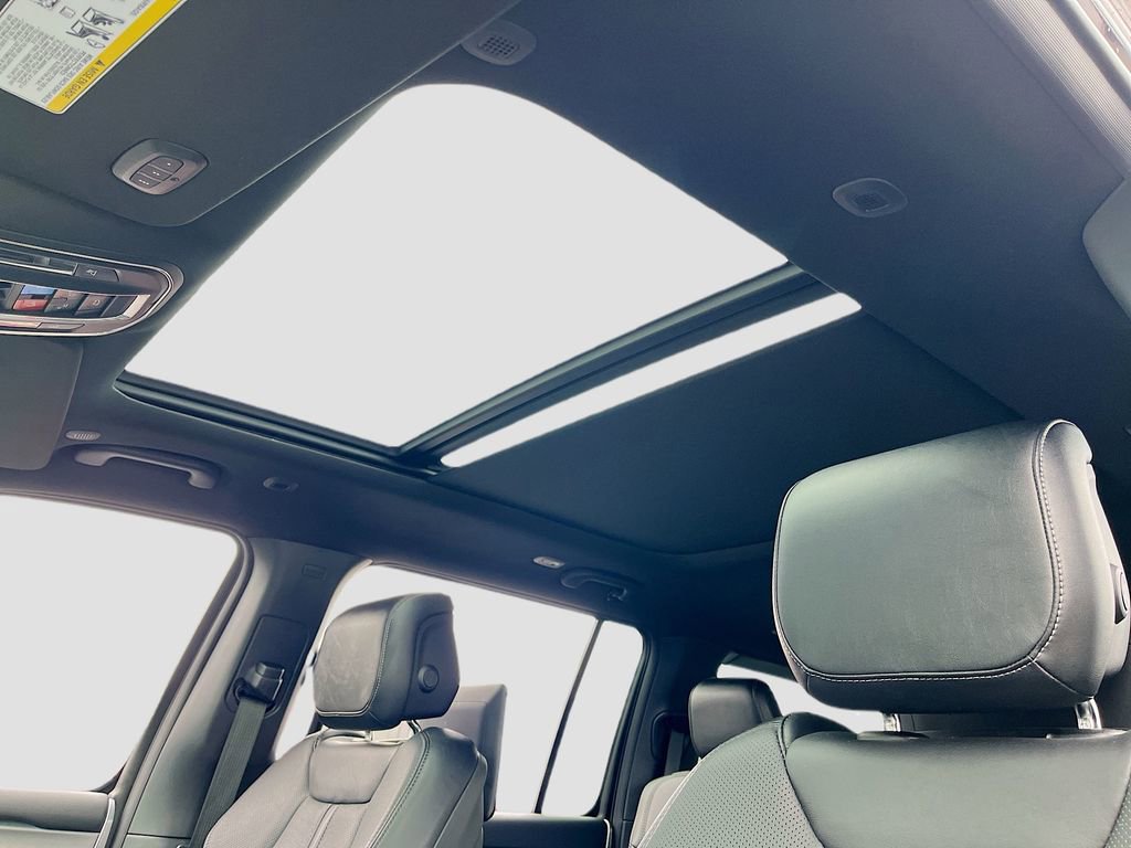 Certified 2024 Jeep Wagoneer Series II image 23