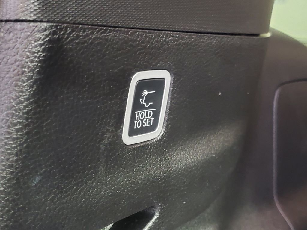 Used 2025 Jeep Grand Wagoneer L Series III w/ Rear Seat Video Group 1 image 9