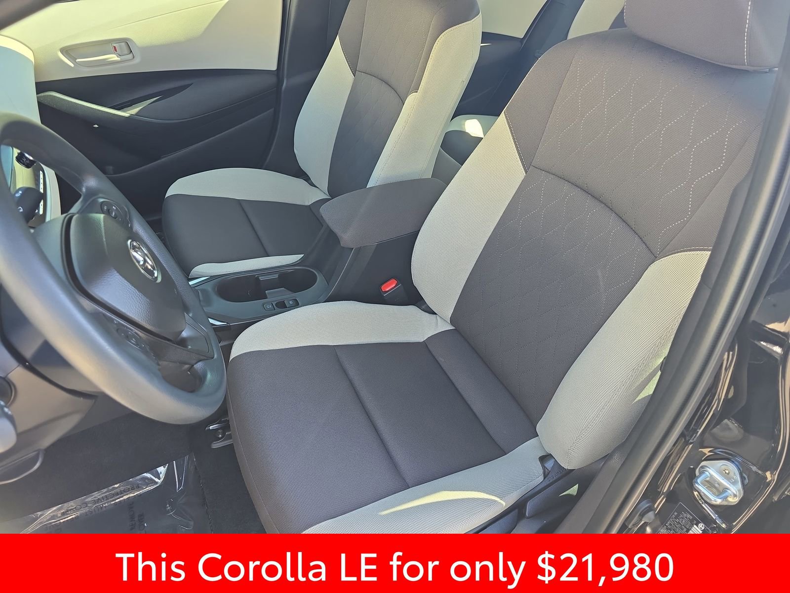 Used 2025 Toyota Corolla LE image 20