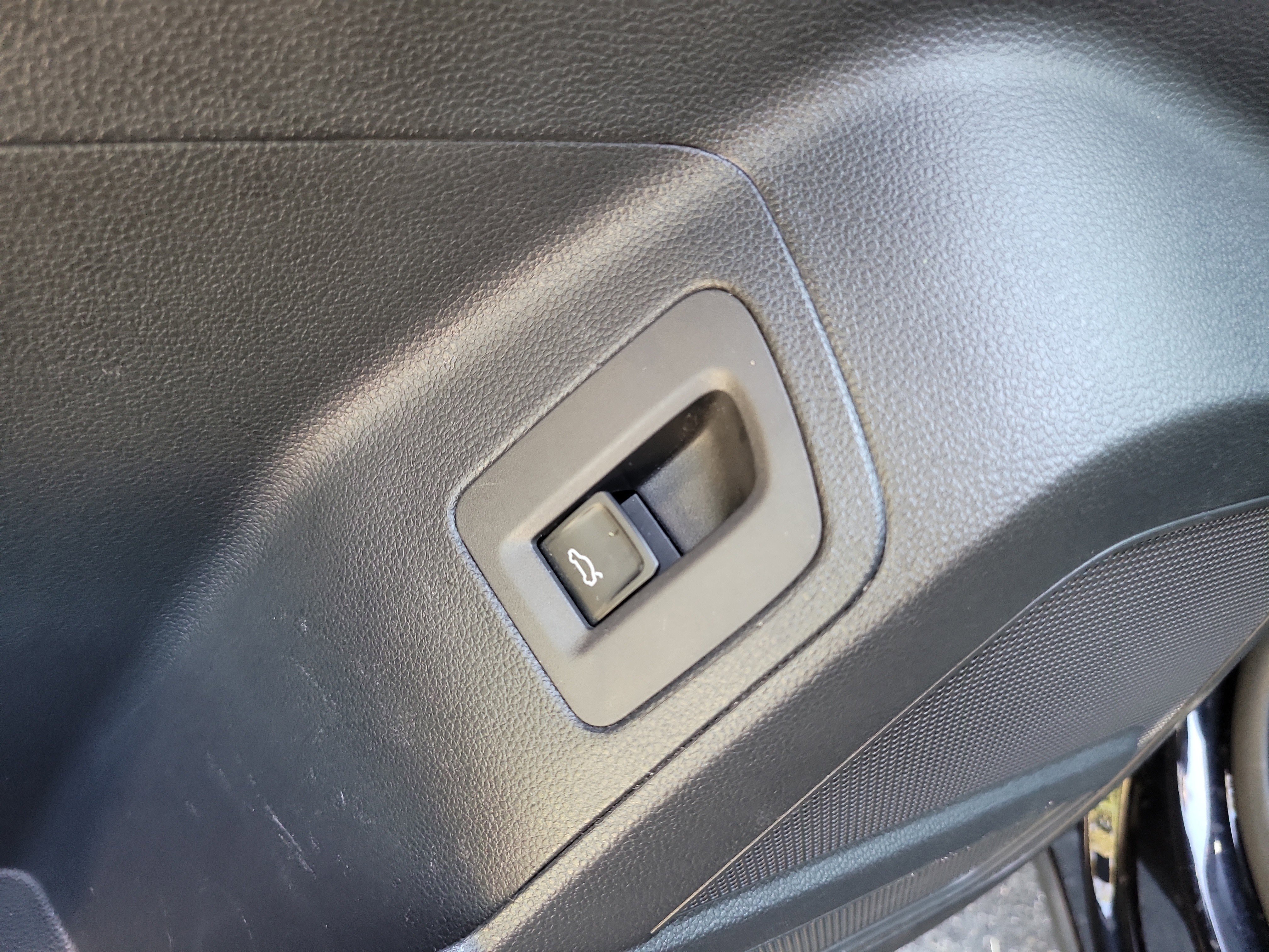 Used 2023 Volkswagen Atlas Cross Sport SE image 20