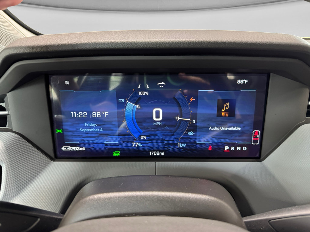 Used 2027 Chevrolet Bolt RS w/ Technology Package FWD image 9