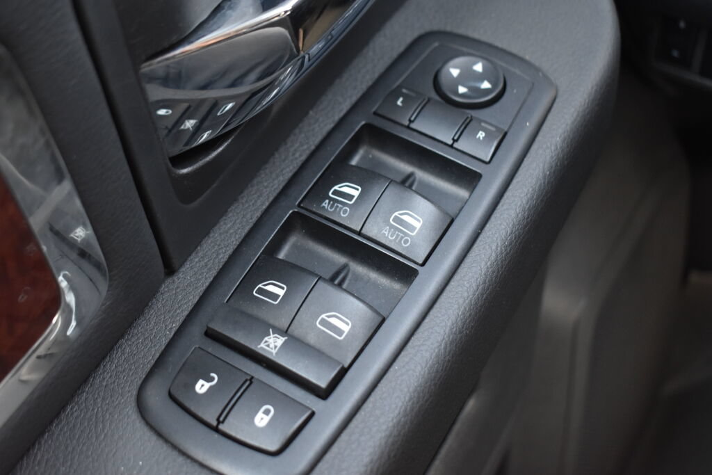 Used 2012 RAM 2500 Laramie w/ Cold Weather Group AWD/4WD image 15