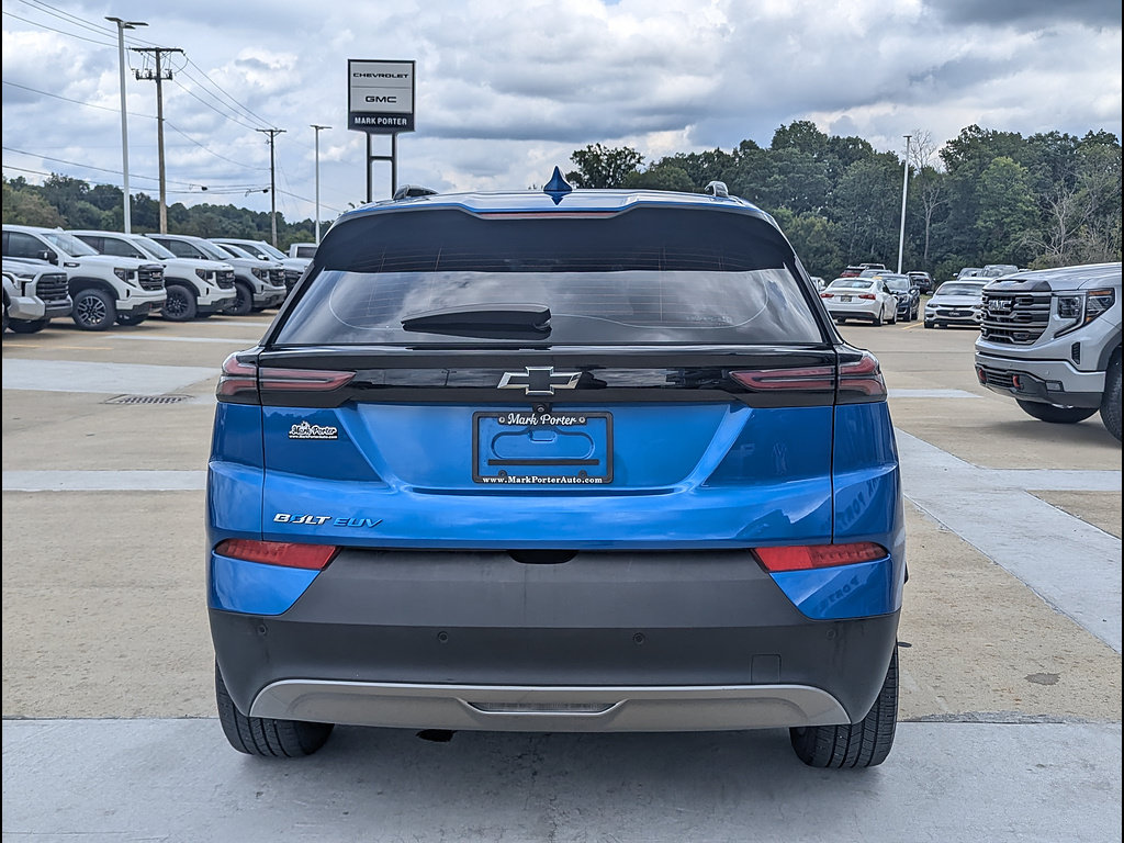 Used 2022 Chevrolet Bolt EUV LT w/ Convenience Package FWD image 8