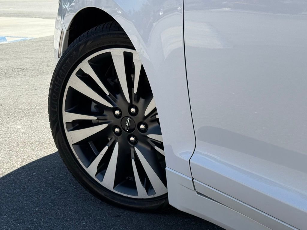 Used 2017 Lincoln MKZ Reserve image 14