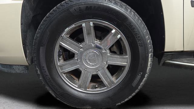 Used 2007 Cadillac Escalade 2WD w/ Climate Package image 32