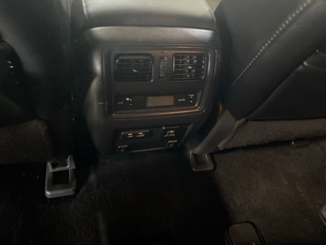 Used 2019 Nissan Pathfinder SL AWD/4WD image 19