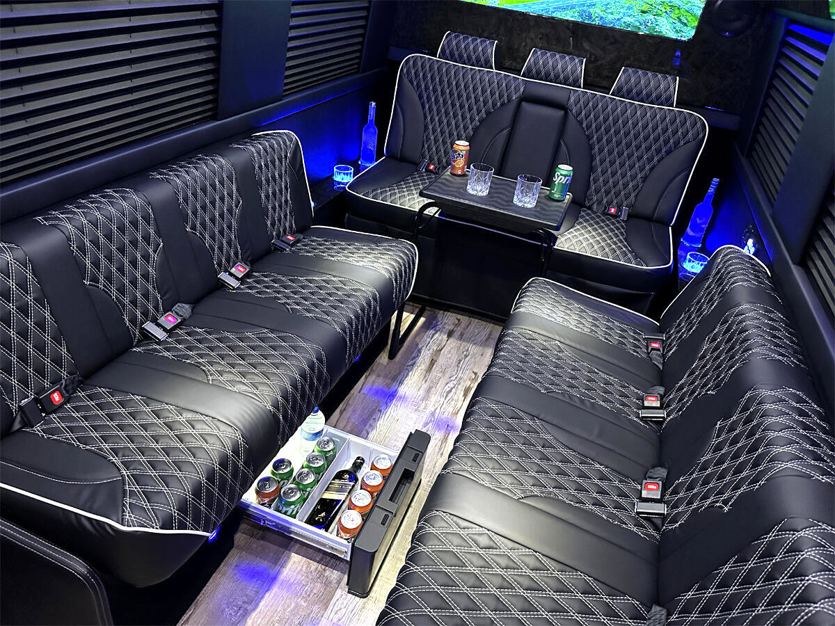 Used 2024 Mercedes-Benz Sprinter 3500 image 18