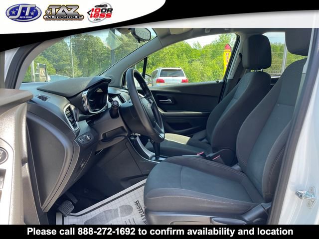 Used 2022 Chevrolet Trax LS w/ Tint and Cruise Package FWD image 16