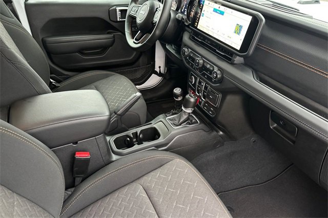 Certified 2024 Jeep Gladiator Mojave image 17