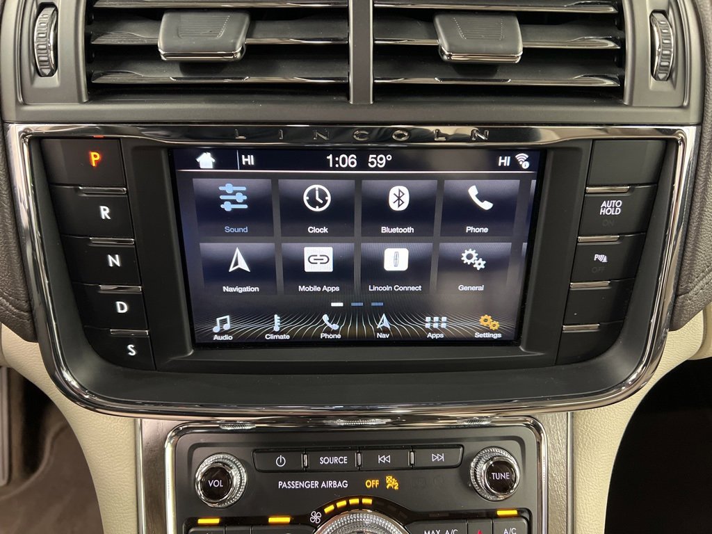 Used 2019 Lincoln Continental Select w/ Continental Climate Package image 9