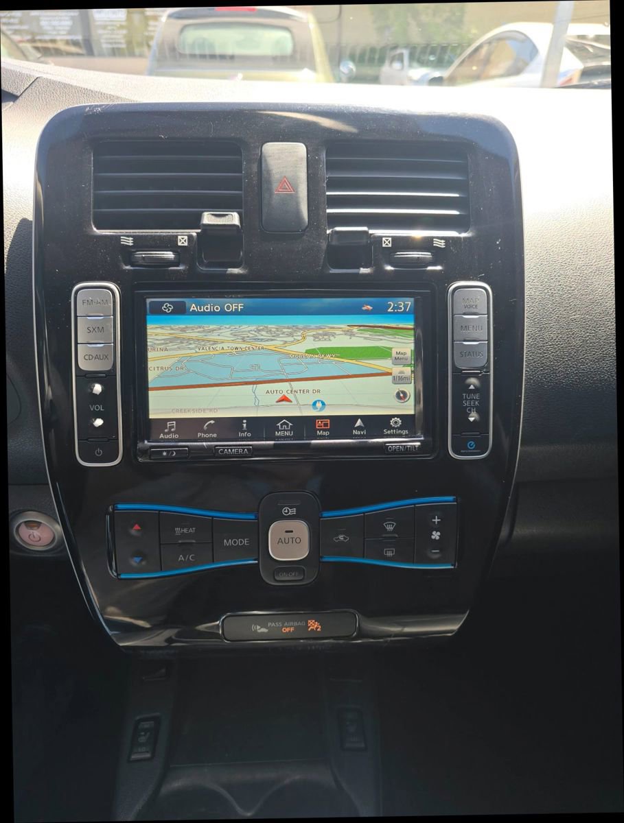 Used 2016 Nissan Leaf SL w/ Premium Package FWD image 21