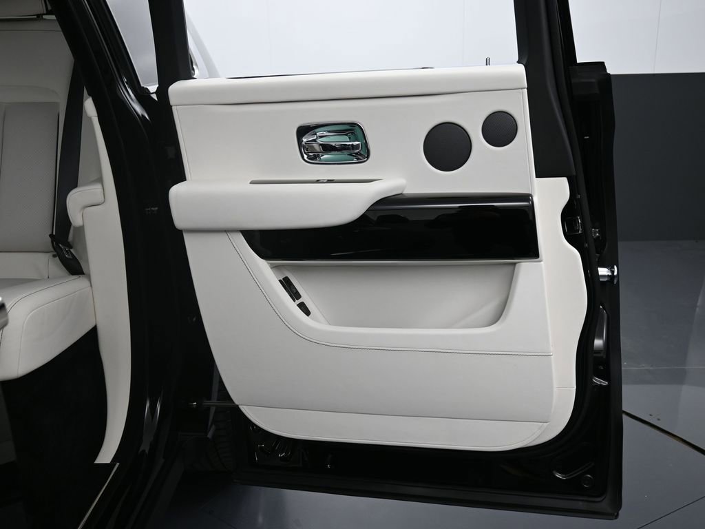 Certified 2022 Rolls-Royce Cullinan image 25