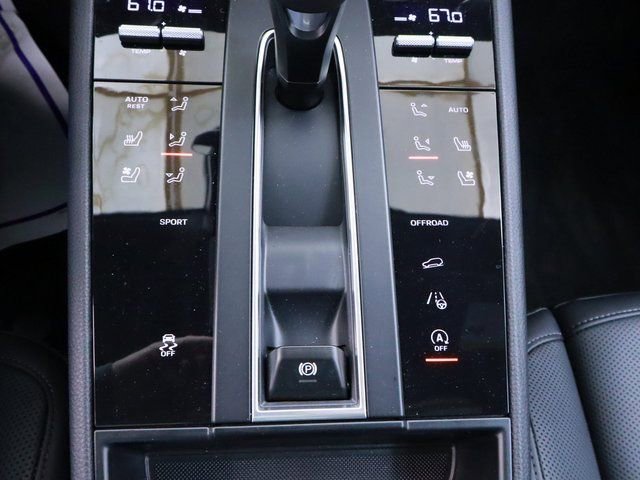 New 2025 Porsche Macan image 36
