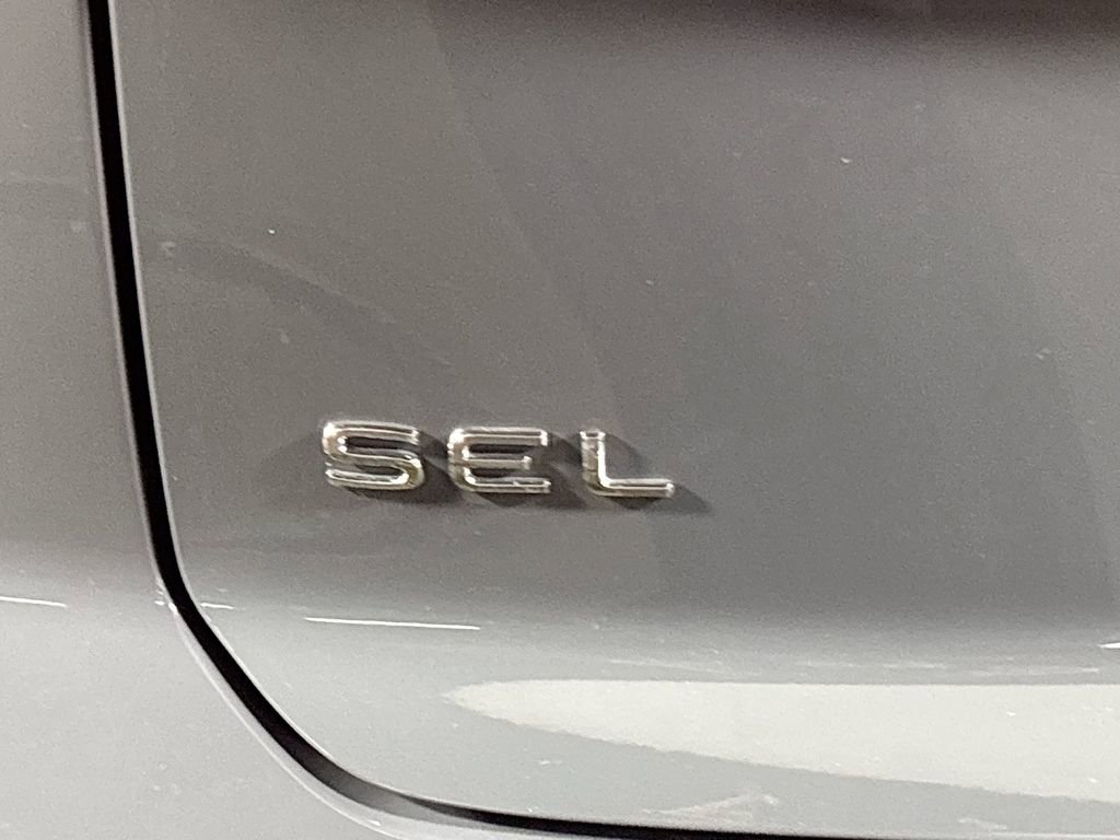 Certified 2024 Volkswagen Atlas Cross Sport SEL Premium R-Line image 25