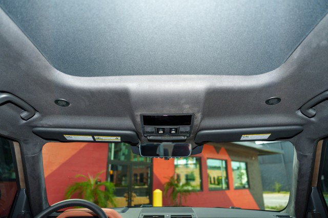 Used 2026 Land Rover Defender 110 OCTA image 14